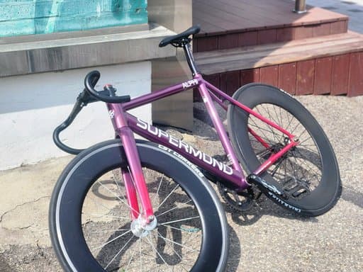 supermond alphi black wine판대 각개도봅니다